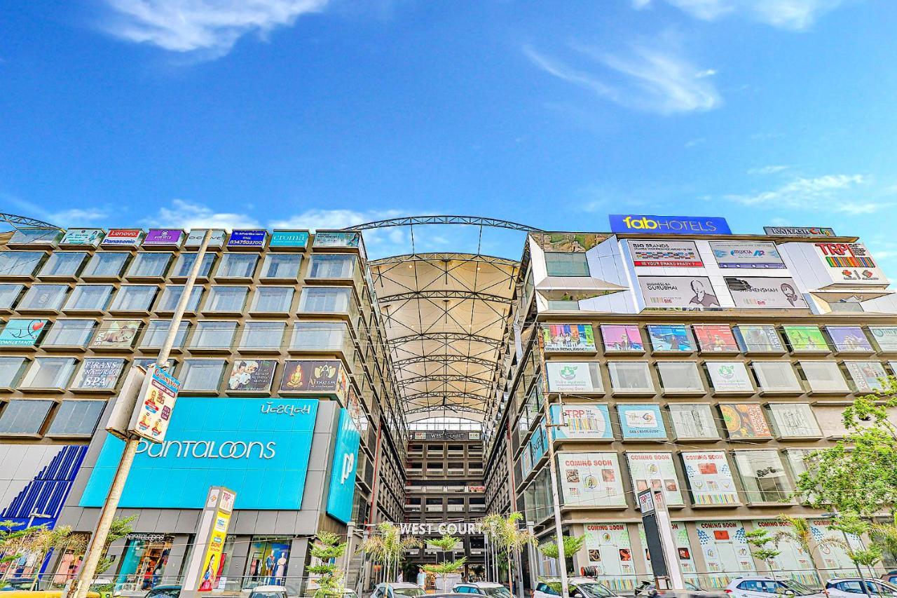 Fabhotel Parkland A Ahmedabad Extérieur photo