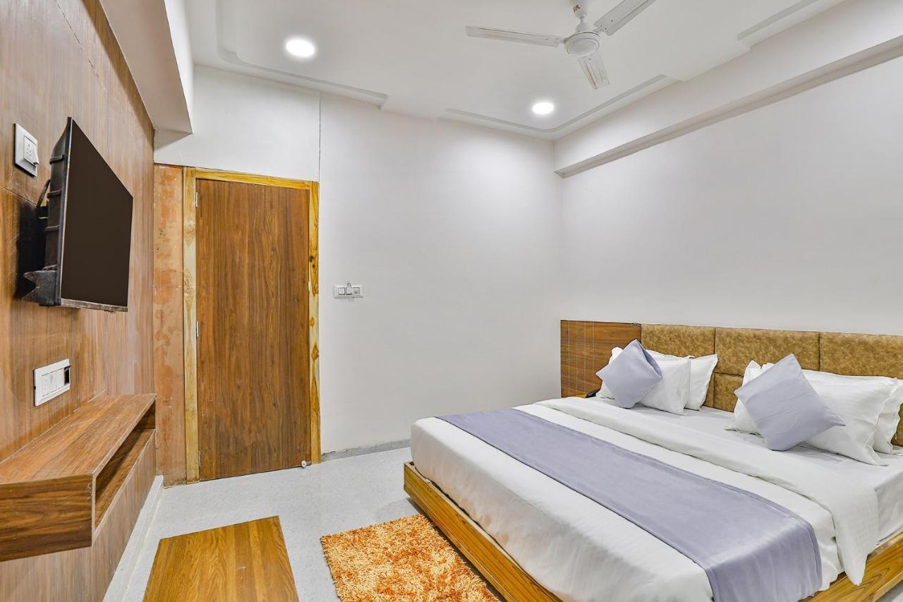 Fabhotel Parkland A Ahmedabad Extérieur photo