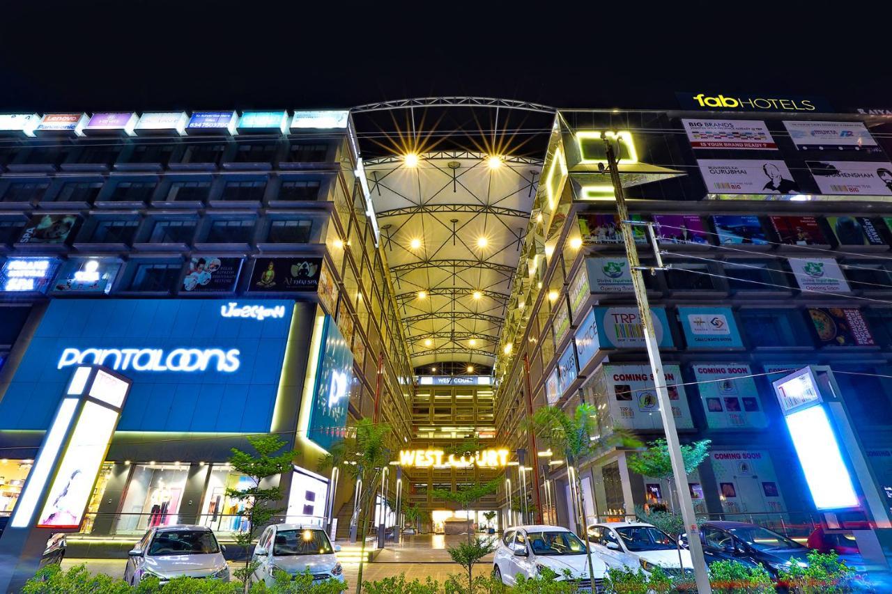 Fabhotel Parkland A Ahmedabad Extérieur photo